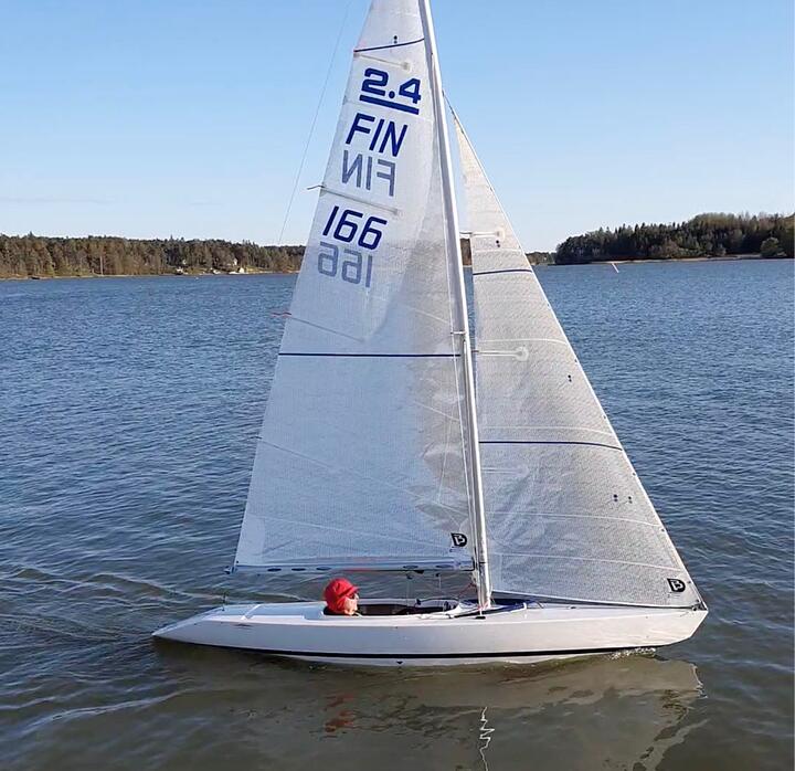 2.4 mr sailboat